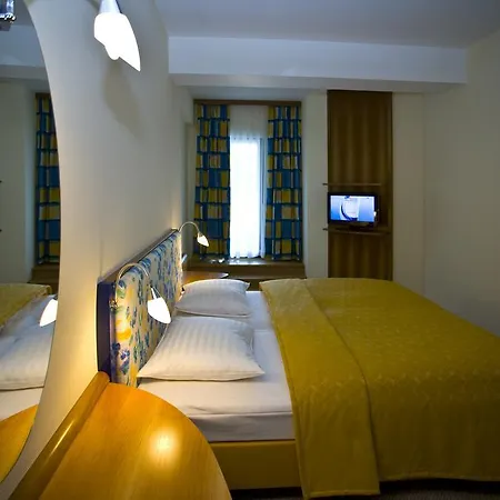 Starlight Hotel